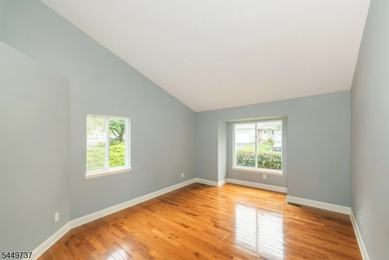 12 Pale Star Ct Hardyston, NJ 07419