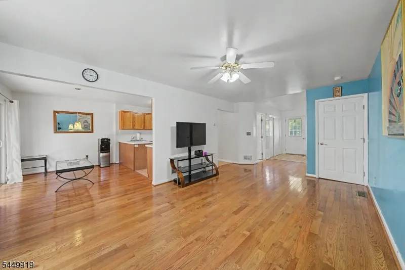 30 Sundance Ter Hardyston, NJ 07419
