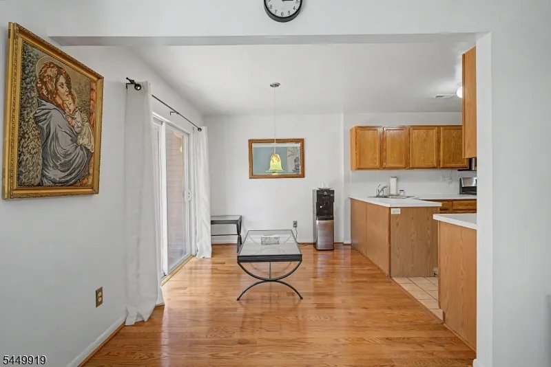 30 Sundance Ter Hardyston, NJ 07419