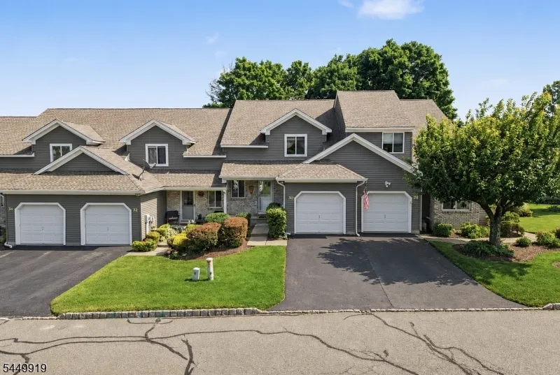 30 Sundance Ter Hardyston, NJ 07419