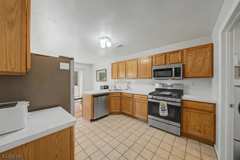 30 Sundance Ter Hardyston, NJ 07419