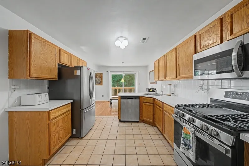30 Sundance Ter Hardyston, NJ 07419
