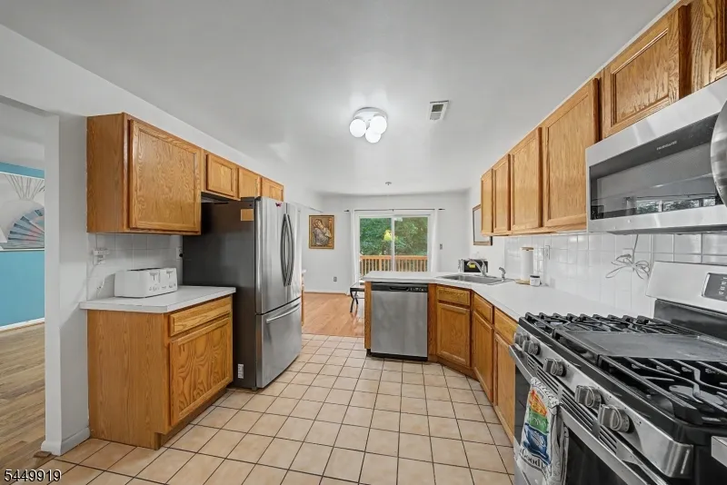 30 Sundance Ter Hardyston, NJ 07419