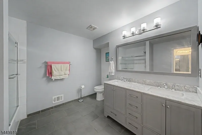 30 Sundance Ter Hardyston, NJ 07419