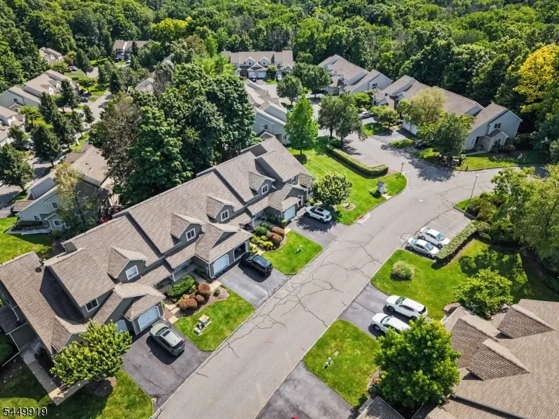 30 Sundance Ter Hardyston, NJ 07419