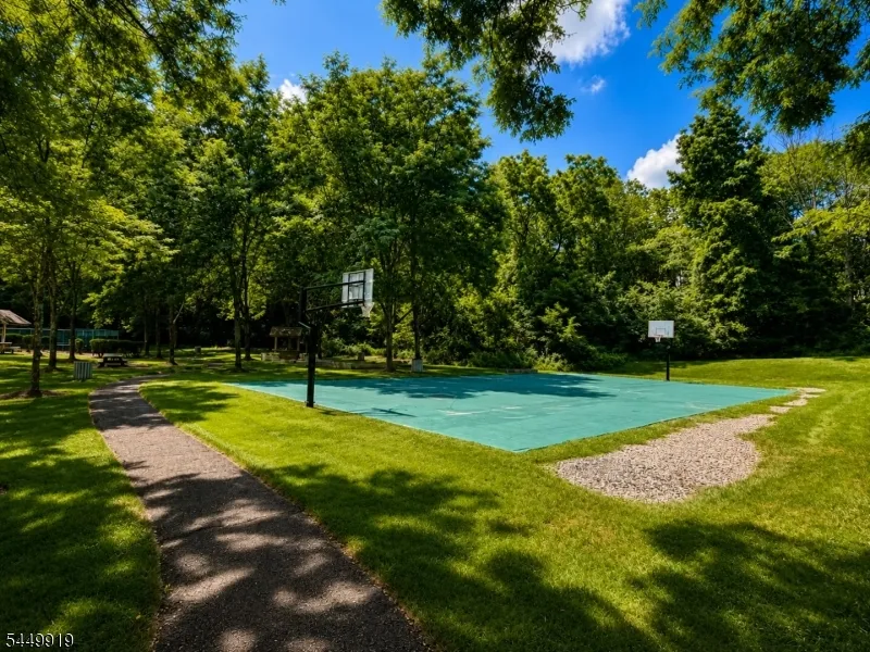 30 Sundance Ter Hardyston, NJ 07419