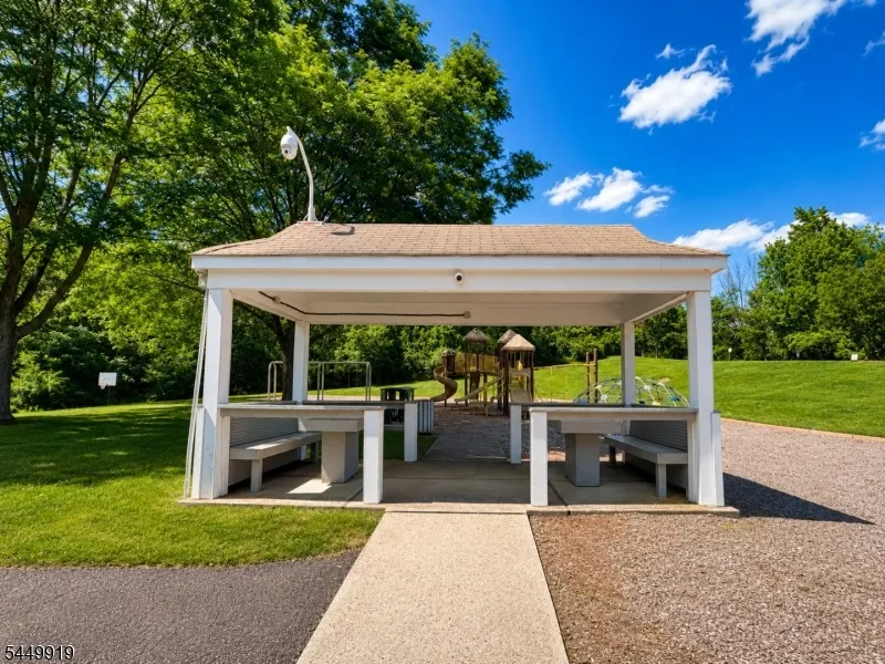 30 Sundance Ter Hardyston, NJ 07419