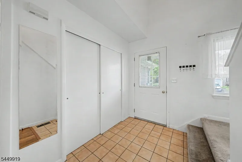 30 Sundance Ter Hardyston, NJ 07419