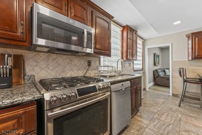 15 Putnam Pl Clifton City, NJ 07011