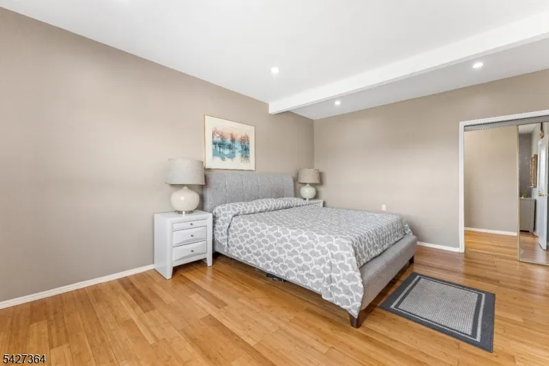15 Putnam Pl Clifton City, NJ 07011