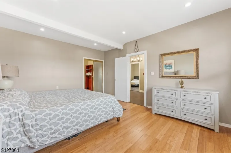 15 Putnam Pl Clifton City, NJ 07011