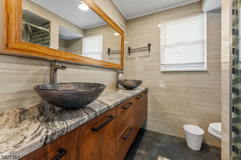 15 Putnam Pl Clifton City, NJ 07011