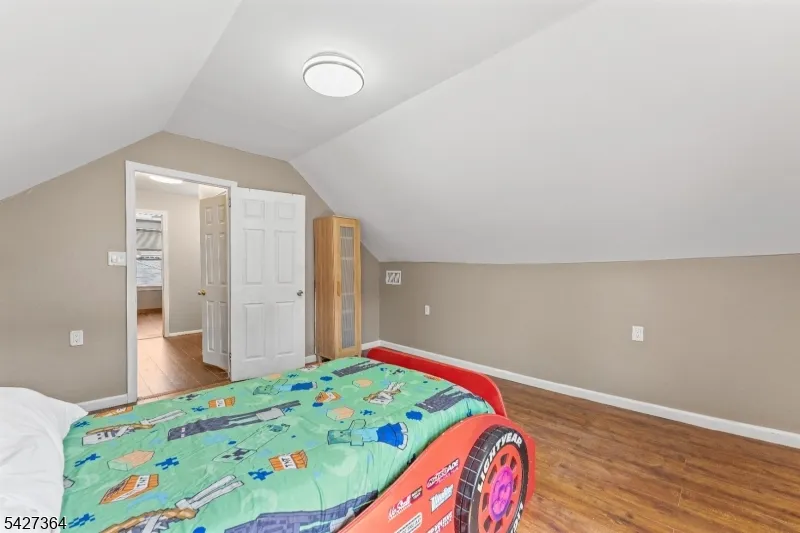 15 Putnam Pl Clifton City, NJ 07011