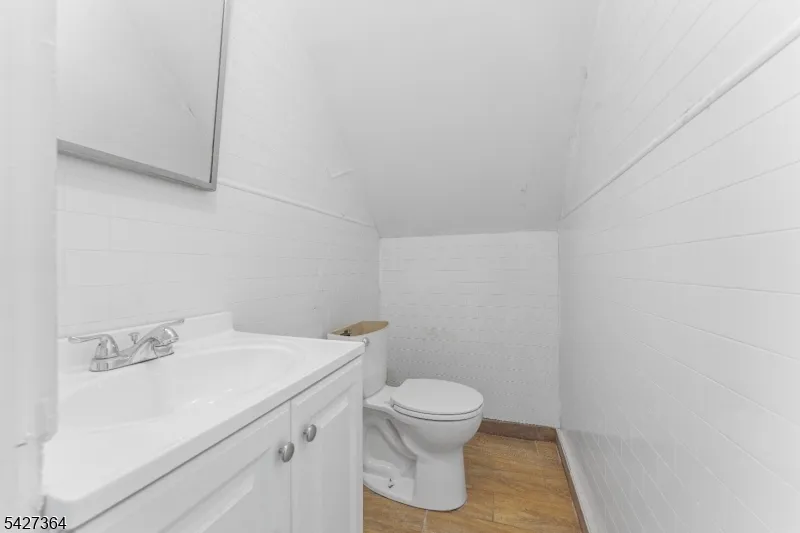15 Putnam Pl Clifton City, NJ 07011