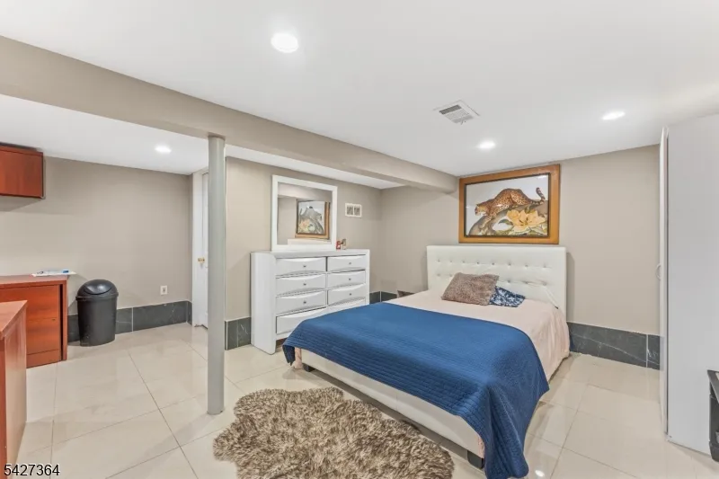 15 Putnam Pl Clifton City, NJ 07011