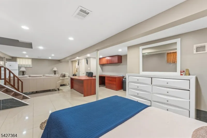 15 Putnam Pl Clifton City, NJ 07011