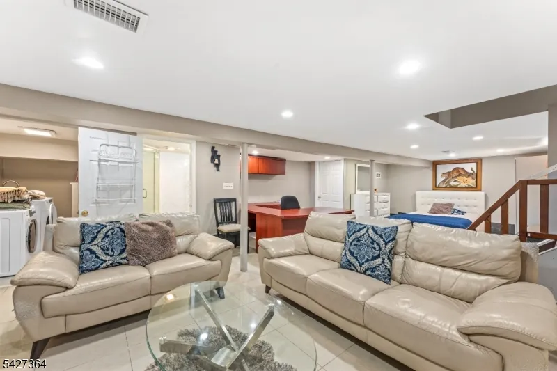 15 Putnam Pl Clifton City, NJ 07011