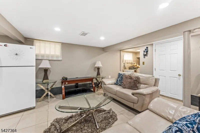 15 Putnam Pl Clifton City, NJ 07011
