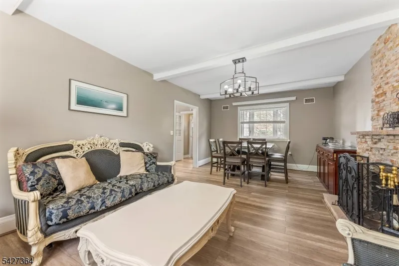 15 Putnam Pl Clifton City, NJ 07011