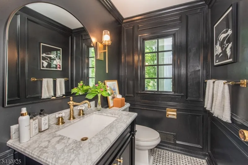 33 Hunter Dr Harding, NJ 07976