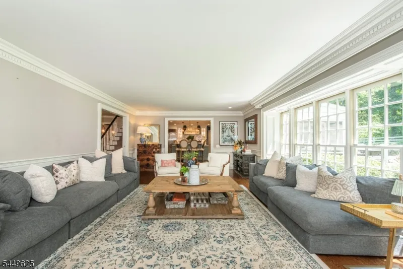 33 Hunter Dr Harding, NJ 07976