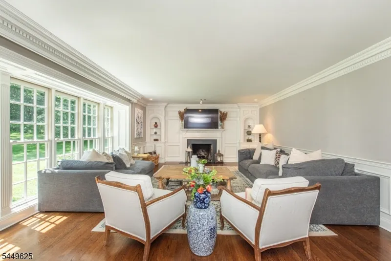 33 Hunter Dr Harding, NJ 07976