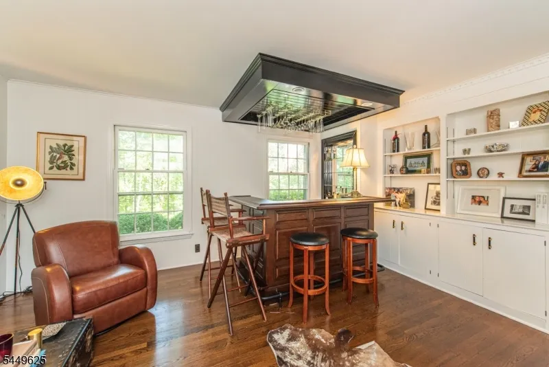 33 Hunter Dr Harding, NJ 07976