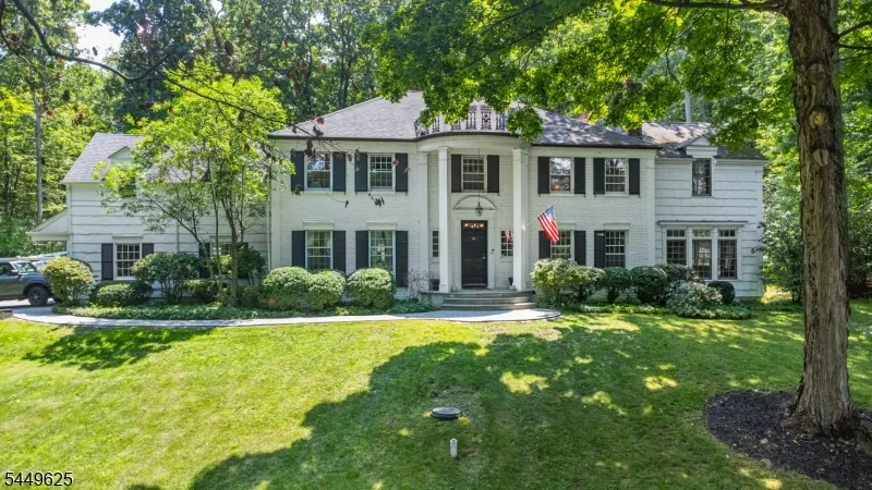 33 Hunter Dr Harding, NJ 07976