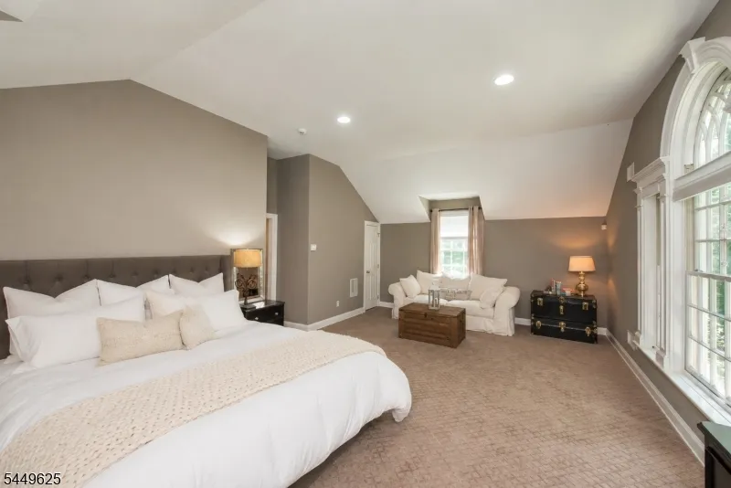 33 Hunter Dr Harding, NJ 07976