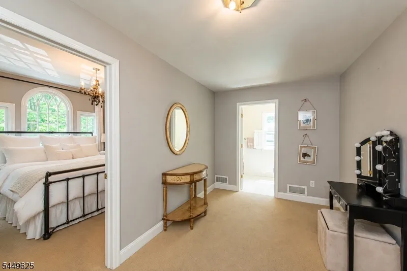 33 Hunter Dr Harding, NJ 07976