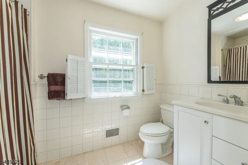 33 Hunter Dr Harding, NJ 07976