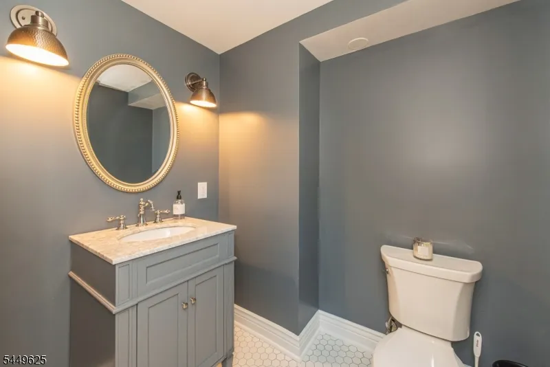 33 Hunter Dr Harding, NJ 07976