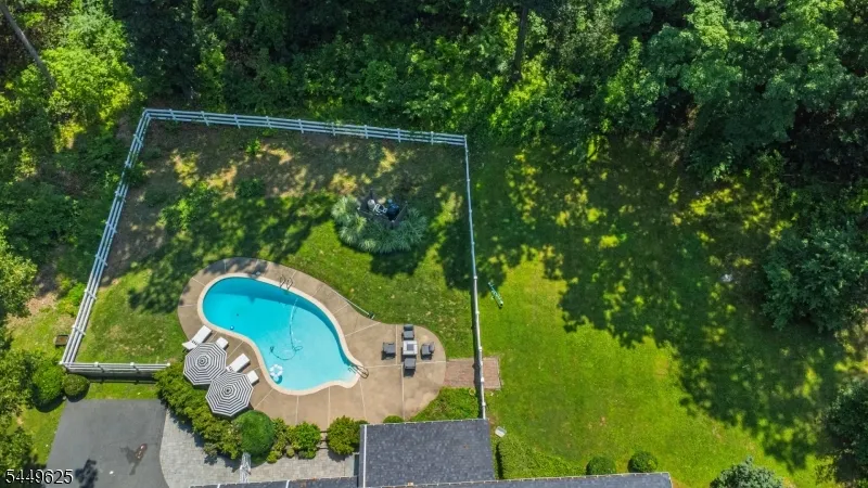 33 Hunter Dr Harding, NJ 07976