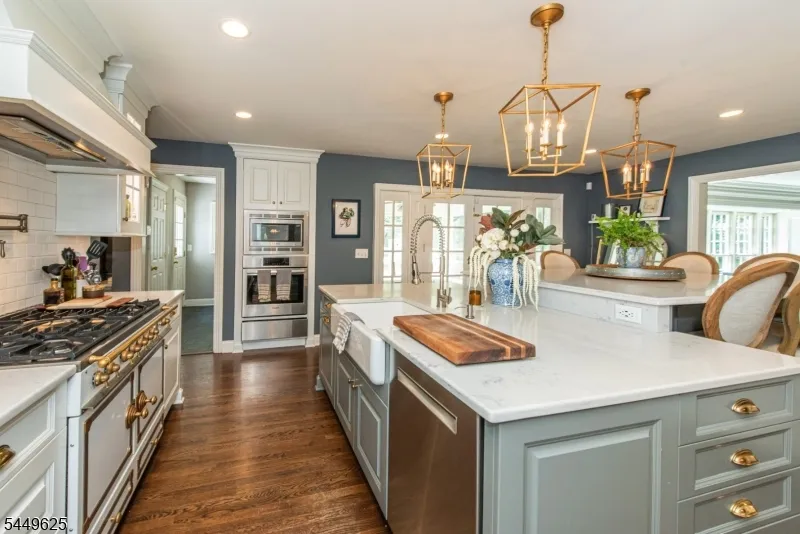 33 Hunter Dr Harding, NJ 07976