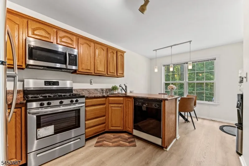50 Washington Ct Montville, NJ 07082