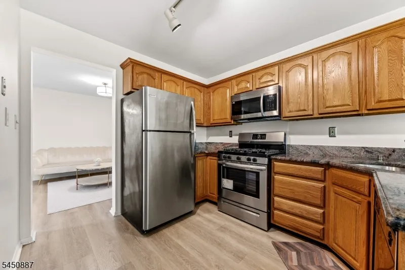 50 Washington Ct Montville, NJ 07082