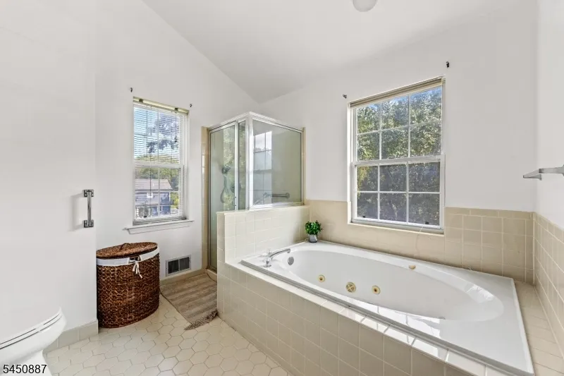 50 Washington Ct Montville, NJ 07082