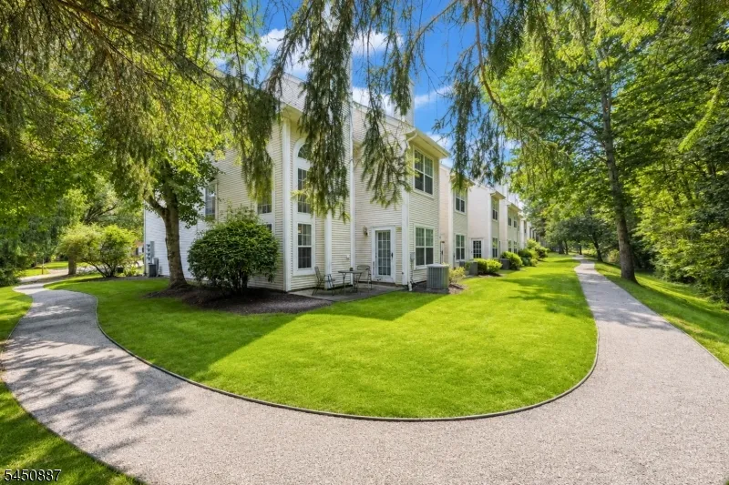 50 Washington Ct Montville, NJ 07082