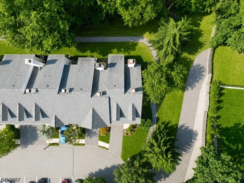 50 Washington Ct Montville, NJ 07082