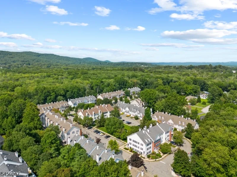 50 Washington Ct Montville, NJ 07082