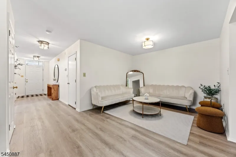 50 Washington Ct Montville, NJ 07082