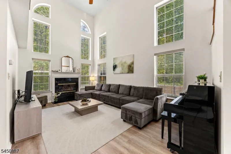 50 Washington Ct Montville, NJ 07082