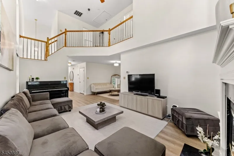 50 Washington Ct Montville, NJ 07082