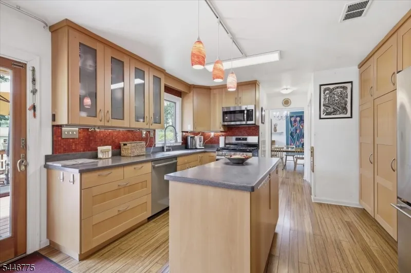 3 Winterberry Cir Piscataway, NJ 08854