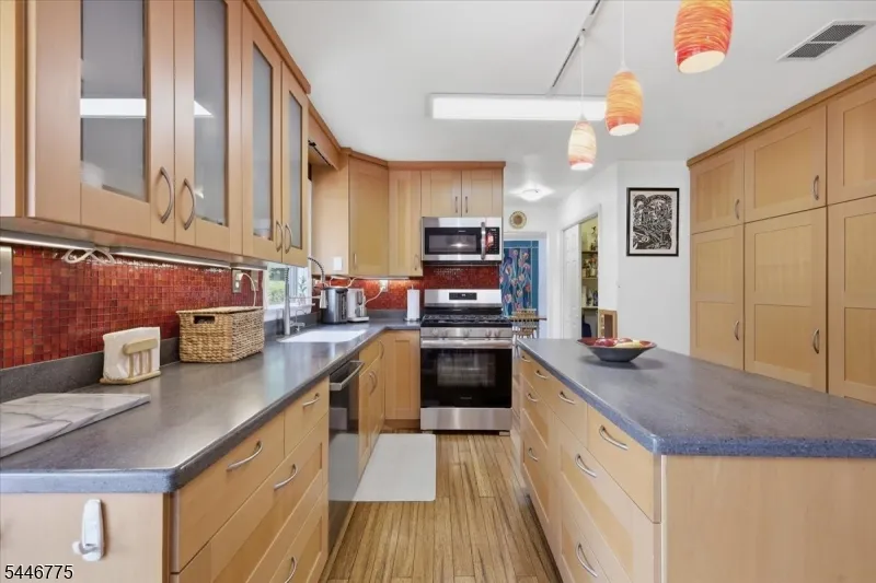 3 Winterberry Cir Piscataway, NJ 08854