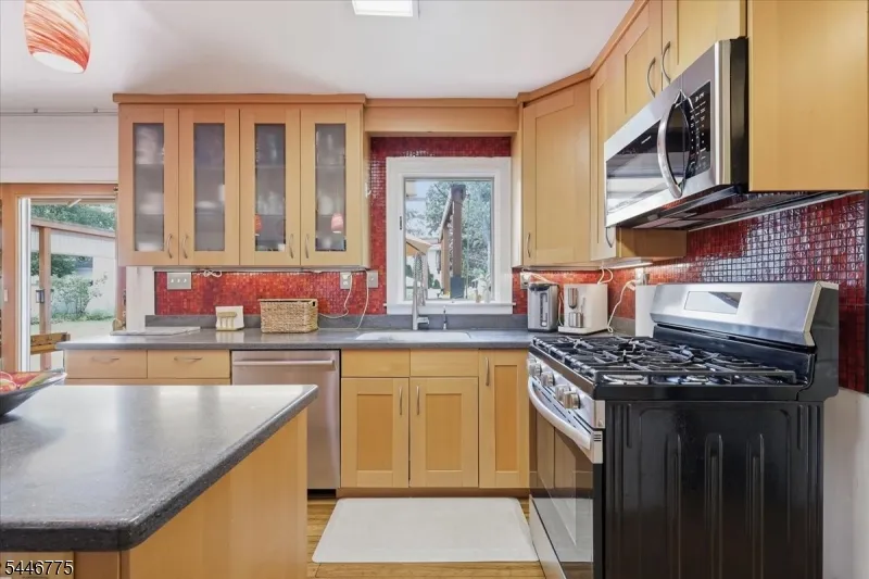 3 Winterberry Cir Piscataway, NJ 08854