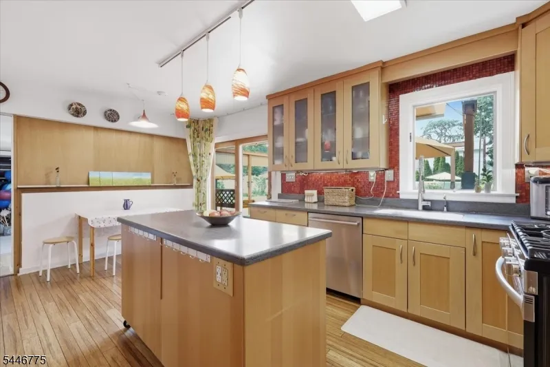 3 Winterberry Cir Piscataway, NJ 08854
