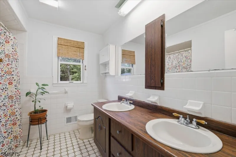 3 Winterberry Cir Piscataway, NJ 08854