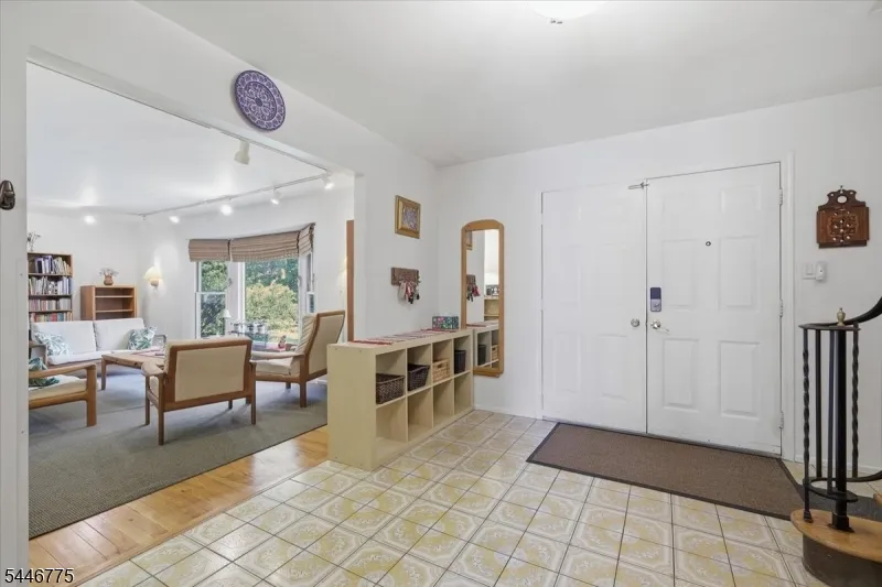 3 Winterberry Cir Piscataway, NJ 08854