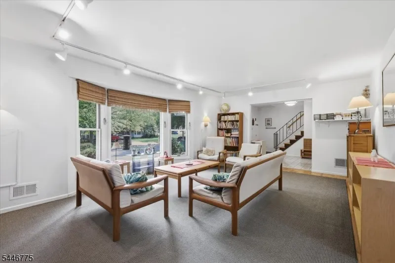 3 Winterberry Cir Piscataway, NJ 08854